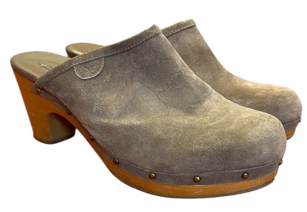 AMERICAN EAGLE OUTFITTERS Women's Suede Clogs Heels Size 10 Studded Taupe Beige
